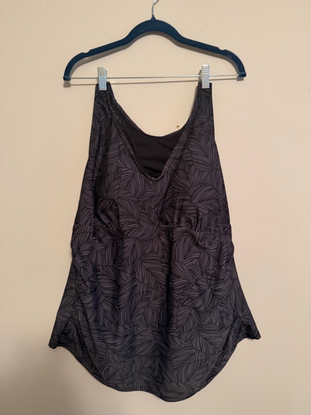 Kona Sol bathing suit top with built in bra support. Tankini top 20 W